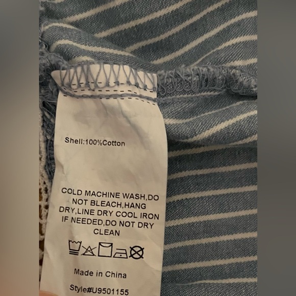 $8❤️Bundled Suzanne Betro Navy Striped Ruffle Top - Picture 5 of 6